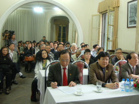 Các nghệ sĩ Hà Nội long trọng làm giỗ đầu NSND Trọng Khôi. Các nghệ sĩ Hà Nội long trọng làm giỗ đầu NSND Trọng Khôi