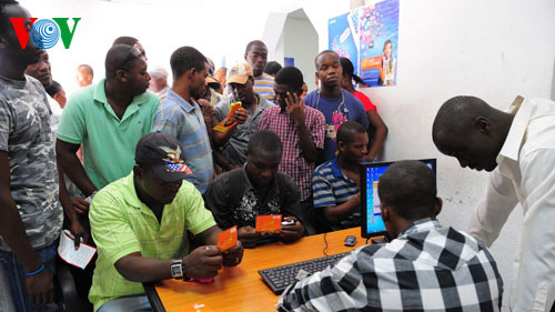 Rất ít người tin Viettel vẫn kiên định đầu tư vào Haiti sau khi quốc gia này gặp thảm họa động đất tồi tệ nhất lịch sử . Rất ít người tin Viettel vẫn kiên định đầu tư vào Haiti sau khi quốc gia này gặp thảm họa động đất tồi tệ nhất lịch sử