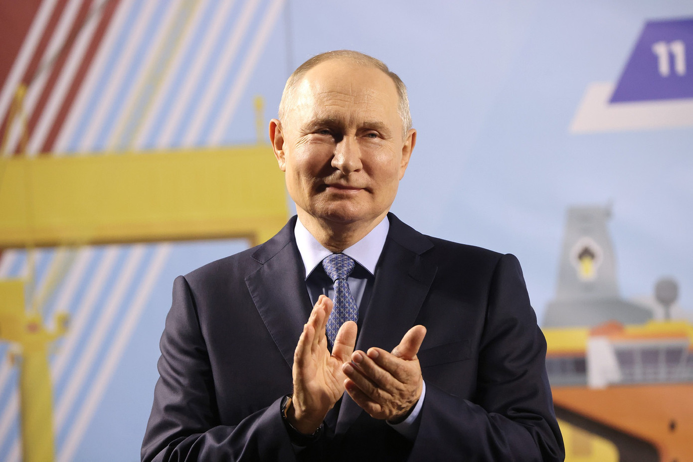 Tổng thống Nga Vladimir Putin thăm Khu liên hợp đóng tàu Zvezda, ở Bolshoi Kamen, ngoại ô Vladivostok (Nga) vào ngày 11/9. Ảnh: Getty Images