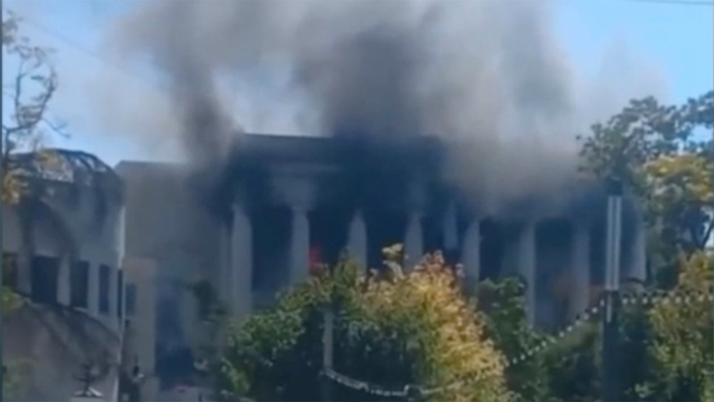 Trụ sở Hạm đội Biển Đen Nga bị trúng tên lửa. Ảnh: X