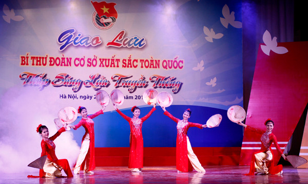 “Lớp trẻ ở thời đại nào cũng sống có lý tưởng, luôn trăn trở làm sao cho đất nước phát triển. Chúng ta phải tin cậy vào họ, tạo điều kiện để lớp trẻ phát triển”, ông Mão đặt niềm tin