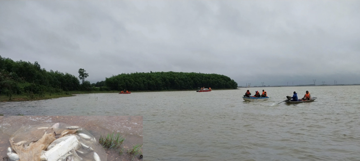 Lực lượng chức năng cùng người dân tìm kiếm anh Lê Đức H. mất tích khi đang đánh cá trong mưa lũ ở Quảng Trị. Lực lượng chức năng cùng người dân tìm kiếm anh Lê Đức H. mất tích khi đang đánh cá trong mưa lũ ở Quảng Trị.