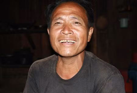 Dù đã có vợ và gia cảnh không giàu có, nhưng vì tài nói chuyện, ông Mùa A Tu vẫn kéo được các cô gái về làm vợ.