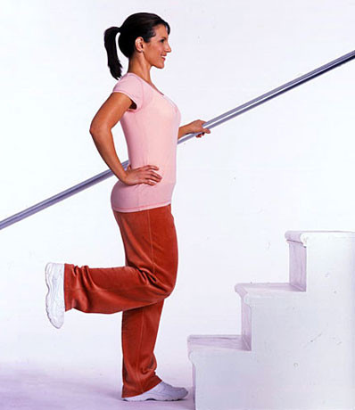 11 động tác giảm cân nhanh với cầu thang ảnh 8