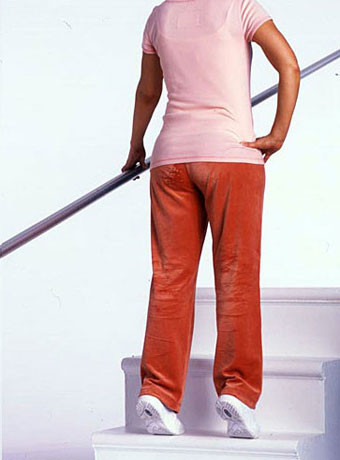 11 động tác giảm cân nhanh với cầu thang ảnh 10