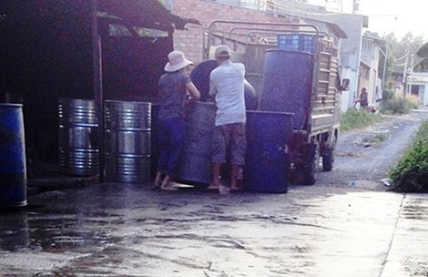 Mua 'cơm heo' cũng phải chung chi ảnh 1