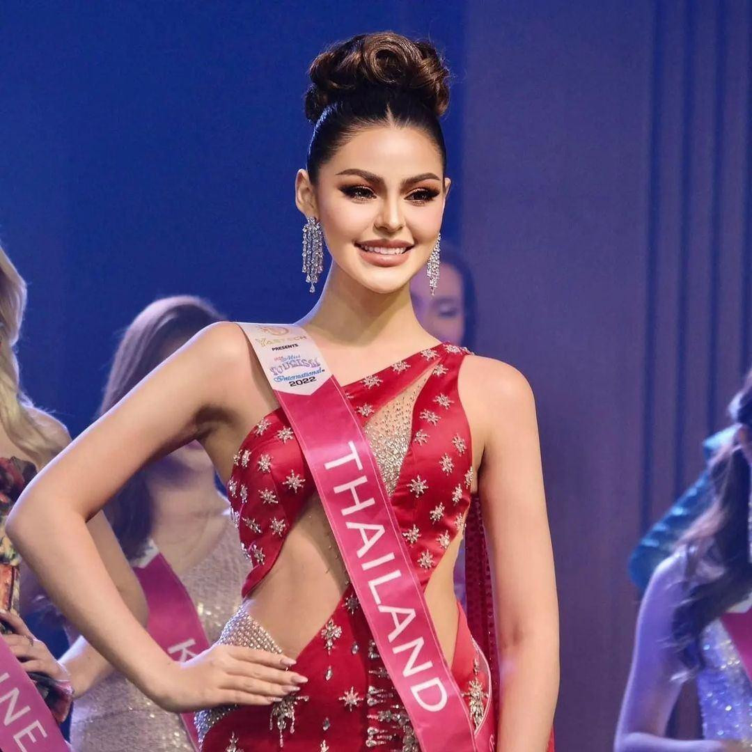 Trong cuộc thi Miss Tourism International 2022, Marima Suphatra Kliangprom trình diễn cuốn hút tại mỗi phần thi và có câu trả lời ứng xử thuyết phục. Trong cuộc thi Miss Tourism International 2022, Marima Suphatra Kliangprom trình diễn cuốn hút tại mỗi phần thi và có câu trả lời ứng xử thuyết phục.