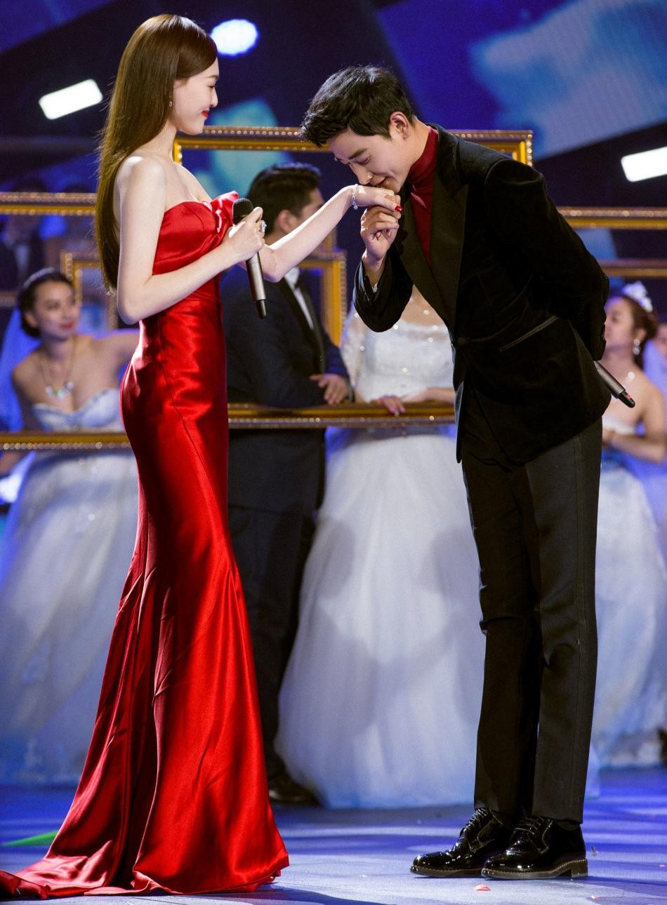 Đường Yên và La Tấn là cặp đôi đẹp của giới giải trí Hoa ngữ.