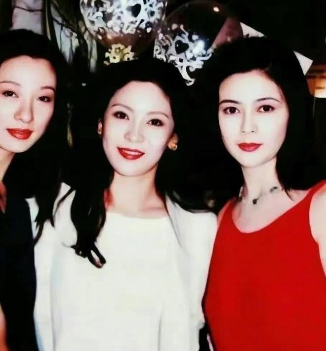 Bà Trần Lam và nữ diễn viên Quan Chi Lâm là bạn bè thân thiết gần 40 năm. Bà Trần Lam và nữ diễn viên Quan Chi Lâm là bạn bè thân thiết gần 40 năm.