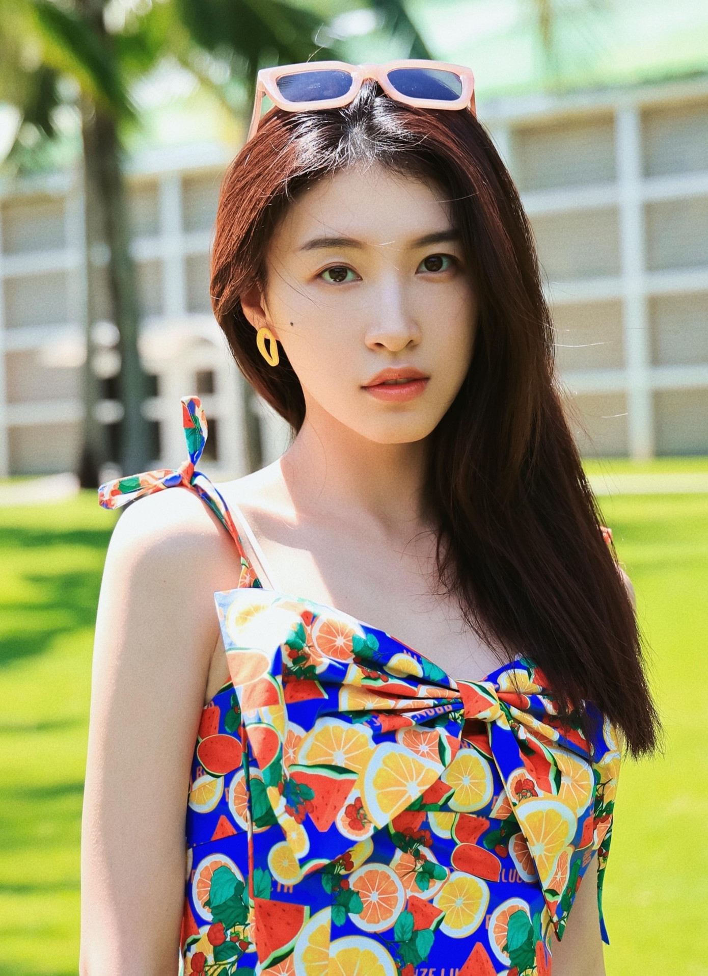 Khi Vương Sinh về gặp vợ, Ly Thanh đã nhốt vợ của Vương Sinh vào bức họa, đóng giả nàng. Nhưng sau này, chính Ly Thanh lại cảm động trước tình cảm của vợ chồng Vương Sinh mà giúp đỡ họ được đoàn tụ.