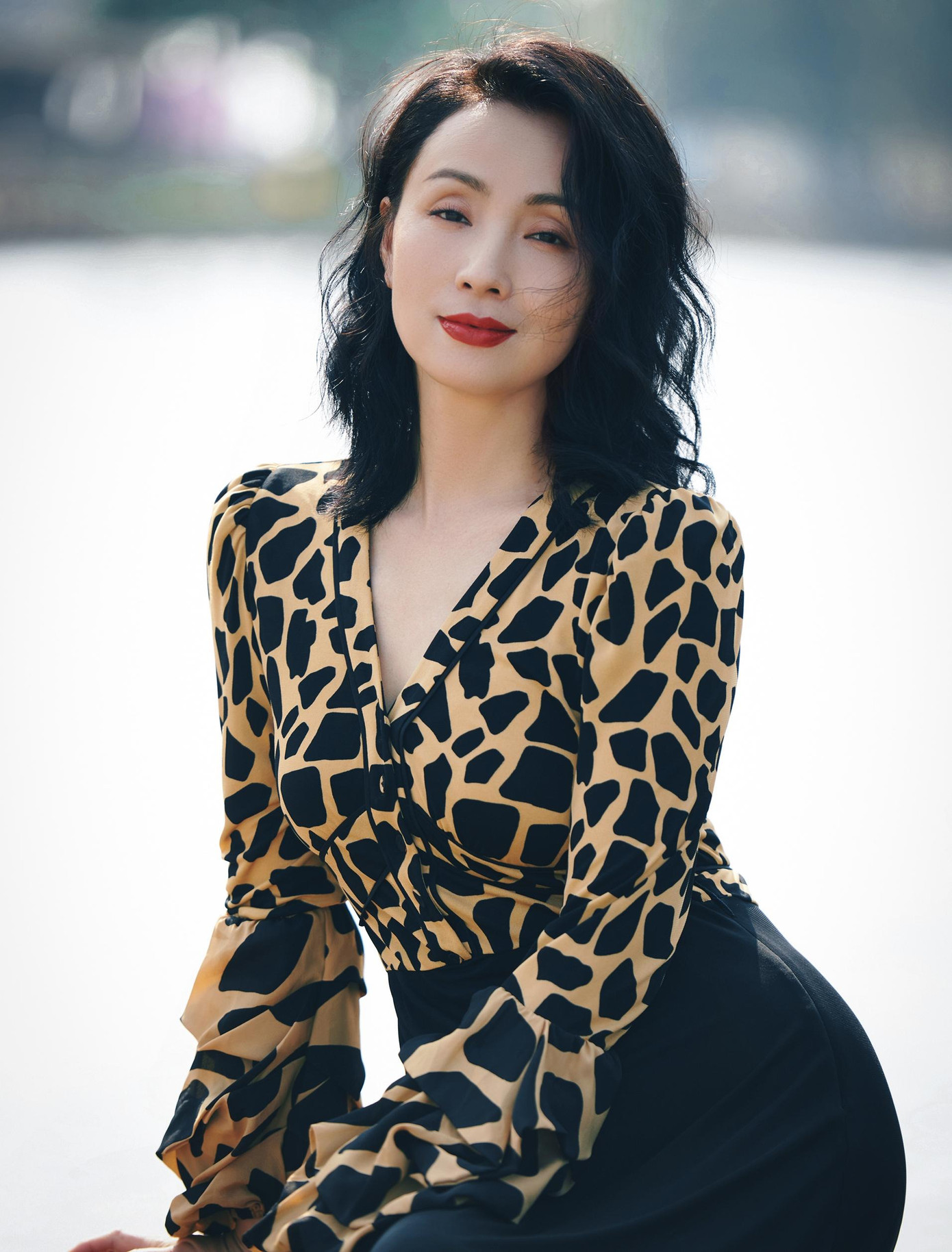 Đào Hồng từng là diễn viên kỳ cựu của Trung Quốc. Cô là vợ của đạo diễn nổi tiếng, ông hoàng dòng phim hài Từ Tranh. Đào Hồng từng là diễn viên kỳ cựu của Trung Quốc. Cô là vợ của đạo diễn nổi tiếng, ông hoàng dòng phim hài Từ Tranh.