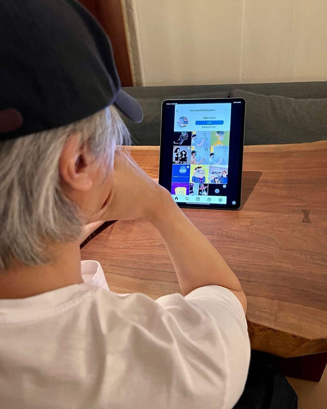 Châu Tinh Trì vẫn miệt mài làm việc ở tuổi 60. Châu Tinh Trì vẫn miệt mài làm việc ở tuổi 60.