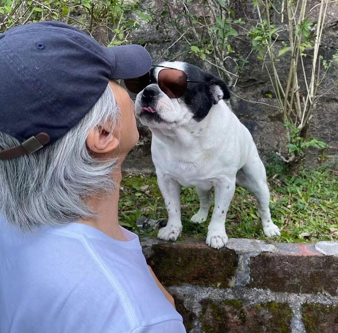 Châu Tinh Trì vẫn miệt mài làm việc ở tuổi 60. Châu Tinh Trì vẫn miệt mài làm việc ở tuổi 60.