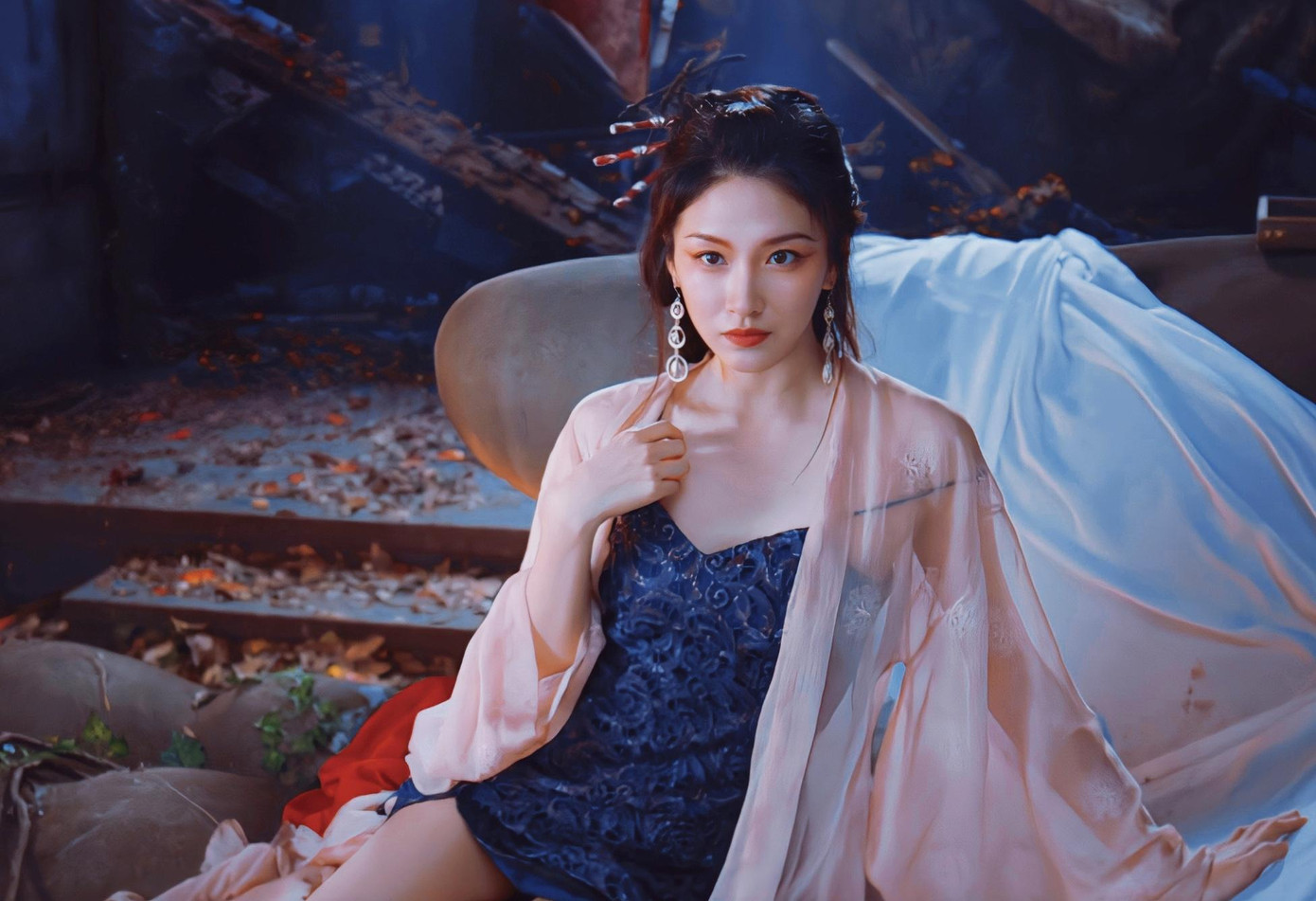 Họa bì âm dương vẫn đi theo lối mòn khoe thân của các diễn viên nữ để thu hút khán giả Họa bì âm dương vẫn đi theo lối mòn khoe thân của các diễn viên nữ để thu hút khán giả