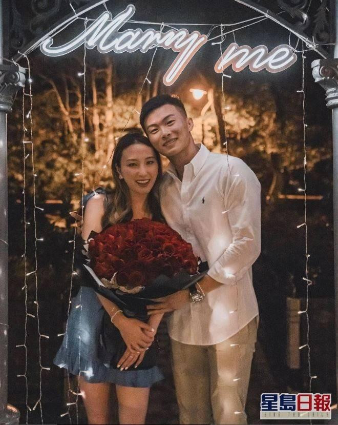 Hà Siêu Vân có ngoại hình gợi cảm, lối sống kín đáo hơn các anh chị em cùng gia tộc.