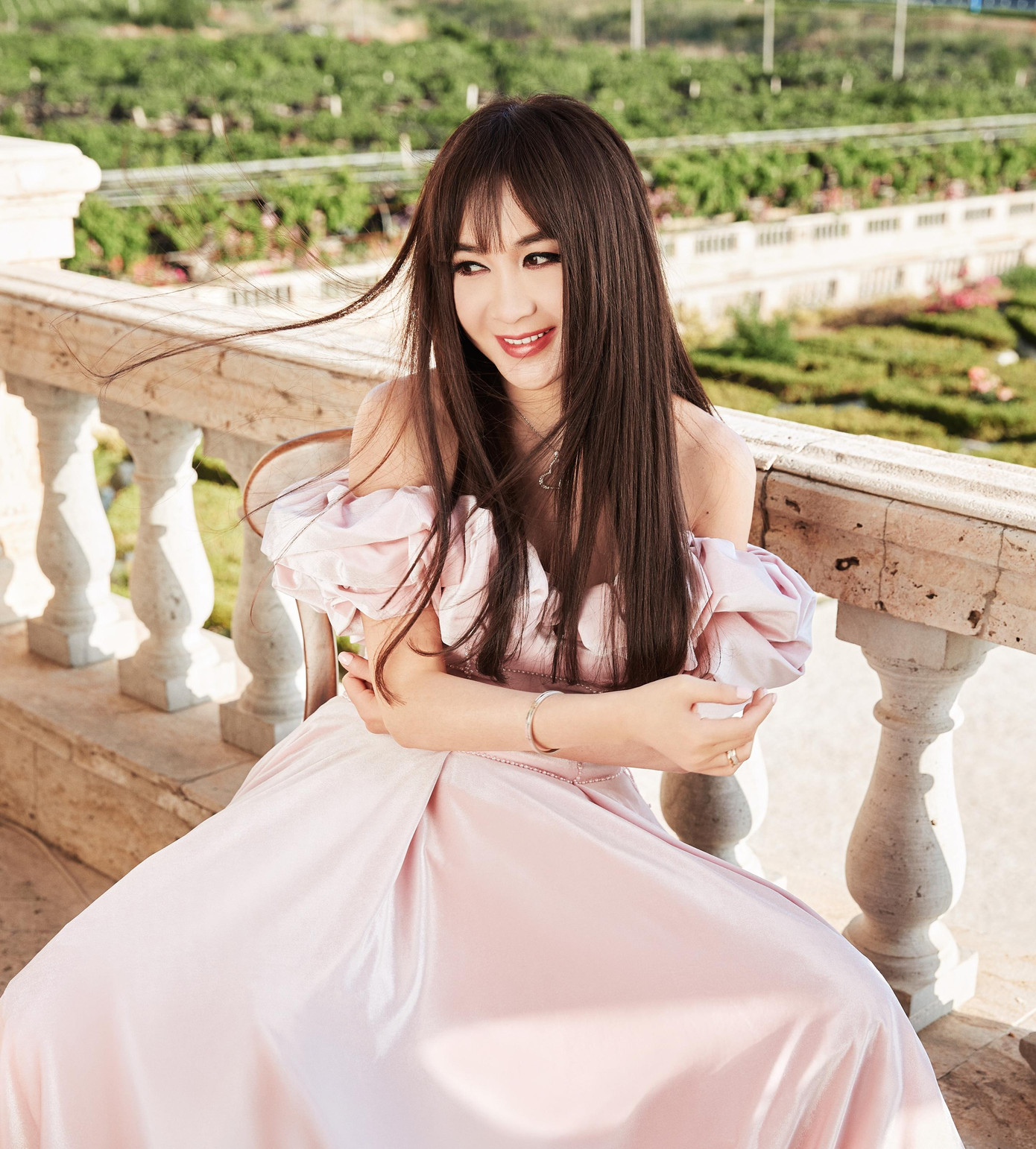 Ôn Bích Hà chuẩn bị mở thương hiệu mới. Ảnh: Weibo Ôn Bích Hà chuẩn bị mở thương hiệu mới. Ảnh: Weibo