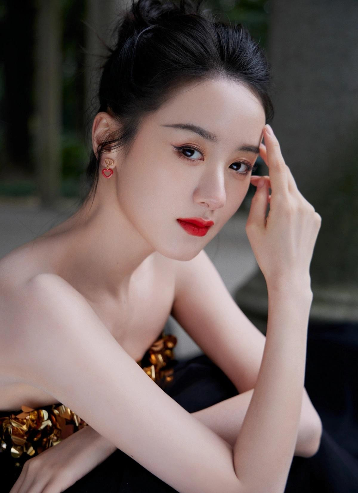 Người đẹp Viên Băng Nghiên đang phát triển tốt nhưng bị tẩy chay vì gian lận thuế. Ảnh: Sina Người đẹp Viên Băng Nghiên đang phát triển tốt nhưng bị tẩy chay vì gian lận thuế. Ảnh: Sina