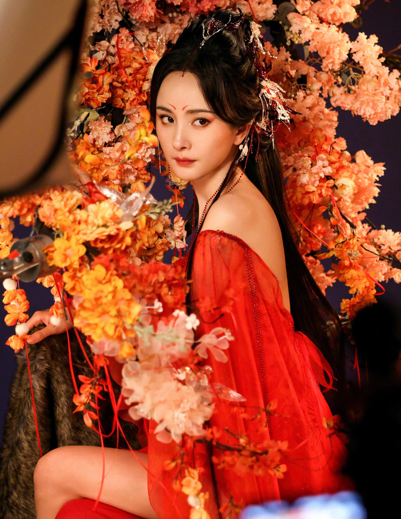 Tạo hình hồ ly của Dương Mịch trong Hồ yêu tiểu hồng nương: Nguyệt hồng thiên được khen ngợi hết lời. Tạo hình hồ ly của Dương Mịch trong Hồ yêu tiểu hồng nương: Nguyệt hồng thiên được khen ngợi hết lời.