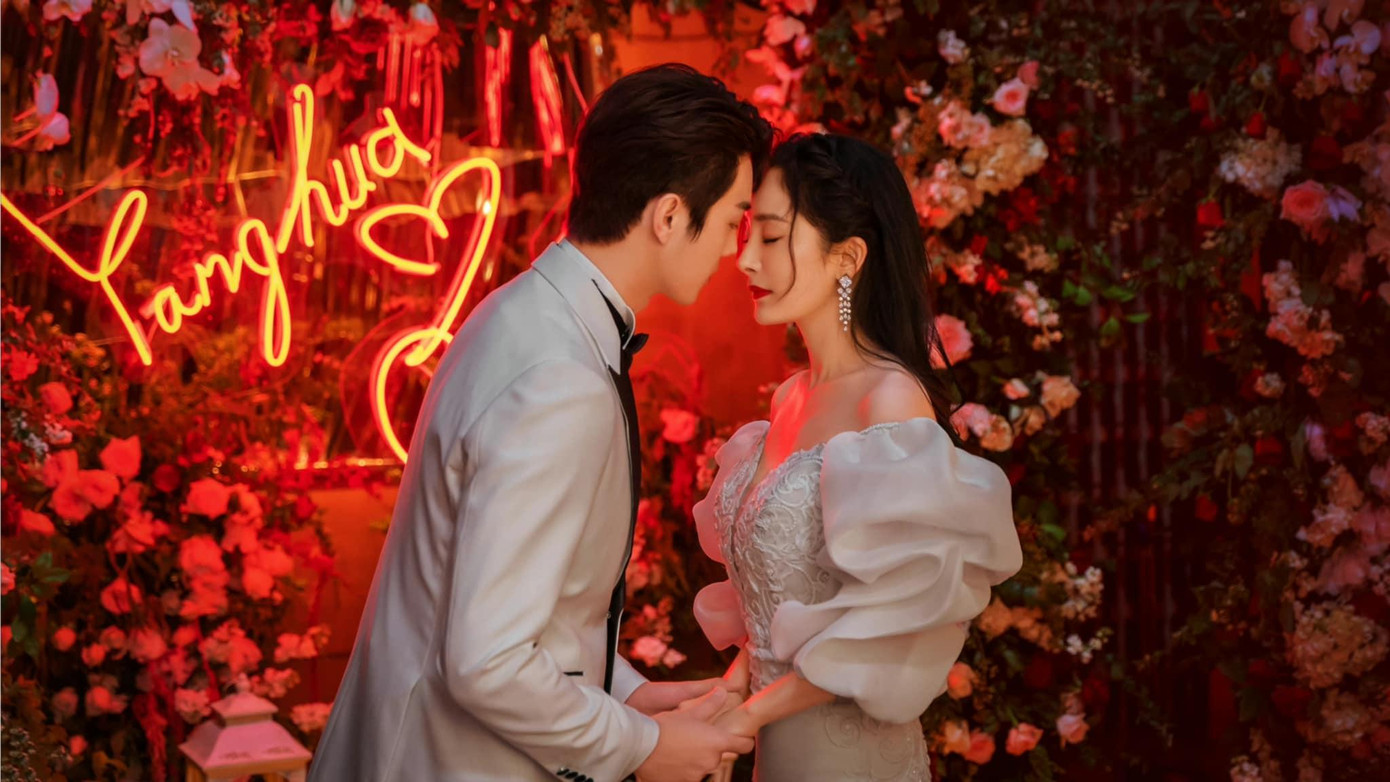 Hứa Khải bị đánh giá là &quot;diễn viên công nghiệp&quot; khi liên tục đóng phim như một cái máy.