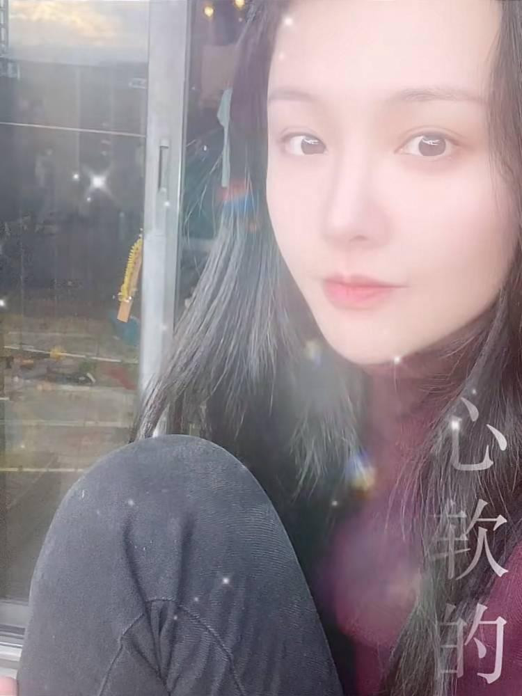 Trịnh Sảng thường xuyên chia sẻ hình ảnh mới để giao lưu với người hâm mộ. Nữ diễn viên tiếp tục các vụ kiện mà theo cô nói là để "đòi lại công bằng". Trịnh Sảng thường xuyên chia sẻ hình ảnh mới để giao lưu với người hâm mộ. Nữ diễn viên tiếp tục các vụ kiện mà theo cô nói là để "đòi lại công bằng".