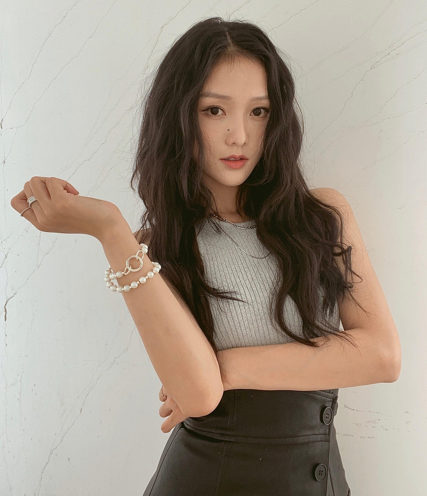 Theo Sohu, phim được đánh giá cao ở yếu tố Vương Sinh luôn một lòng sắt son với vợ. Tuy nhiên, những điểm nổi bật về nội dung, cách xây dựng nhân vật đều bị lu mờ trước cách triển khai tình tiết phản cảm. Bộ phim mở đầu với cảnh các yêu tinh phô bày thân thể, sau đó còn có cảnh 18+ giữa Vương Sinh và họa yêu. Những cảnh này chỉ phục vụ cho đám thanh thiếu niên nam tò mò, Sohu bình luận.