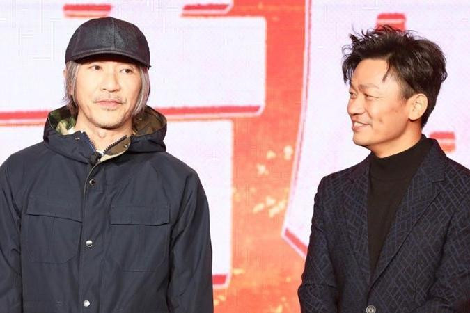 Hai nghệ sĩ trong quá trình họp báo giới thiệu phim. Hai nghệ sĩ trong quá trình họp báo giới thiệu phim.