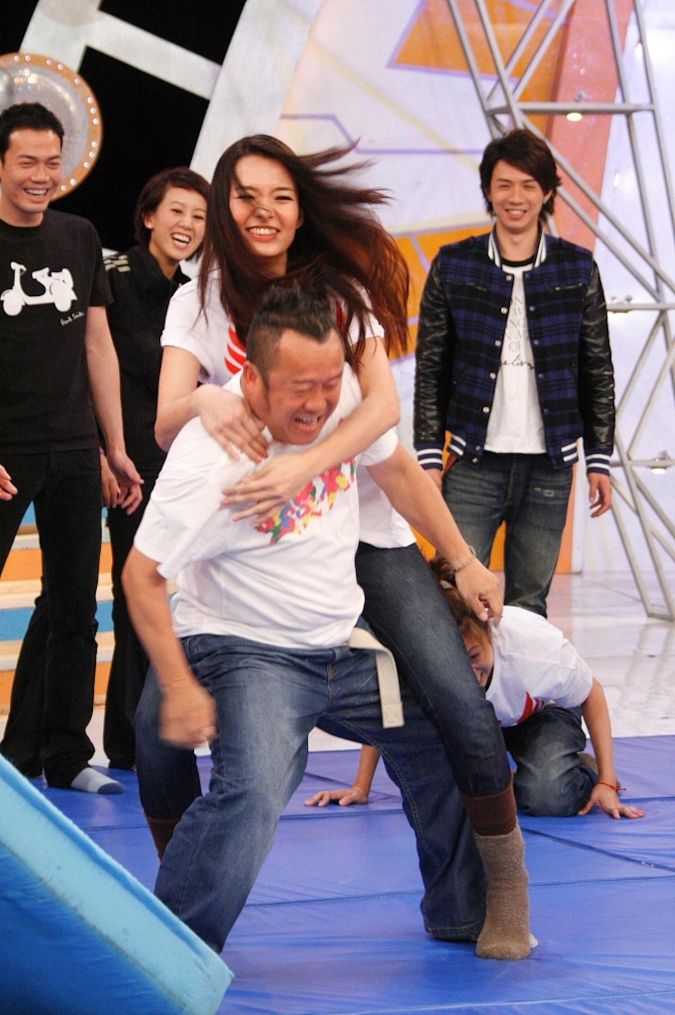 Tuy vướng nhiều tai tiếng, Tăng Chí Vỹ vẫn được giao vai trò Tổng giám đốc của đài truyền hình TVB. Tuy vướng nhiều tai tiếng, Tăng Chí Vỹ vẫn được giao vai trò Tổng giám đốc của đài truyền hình TVB.