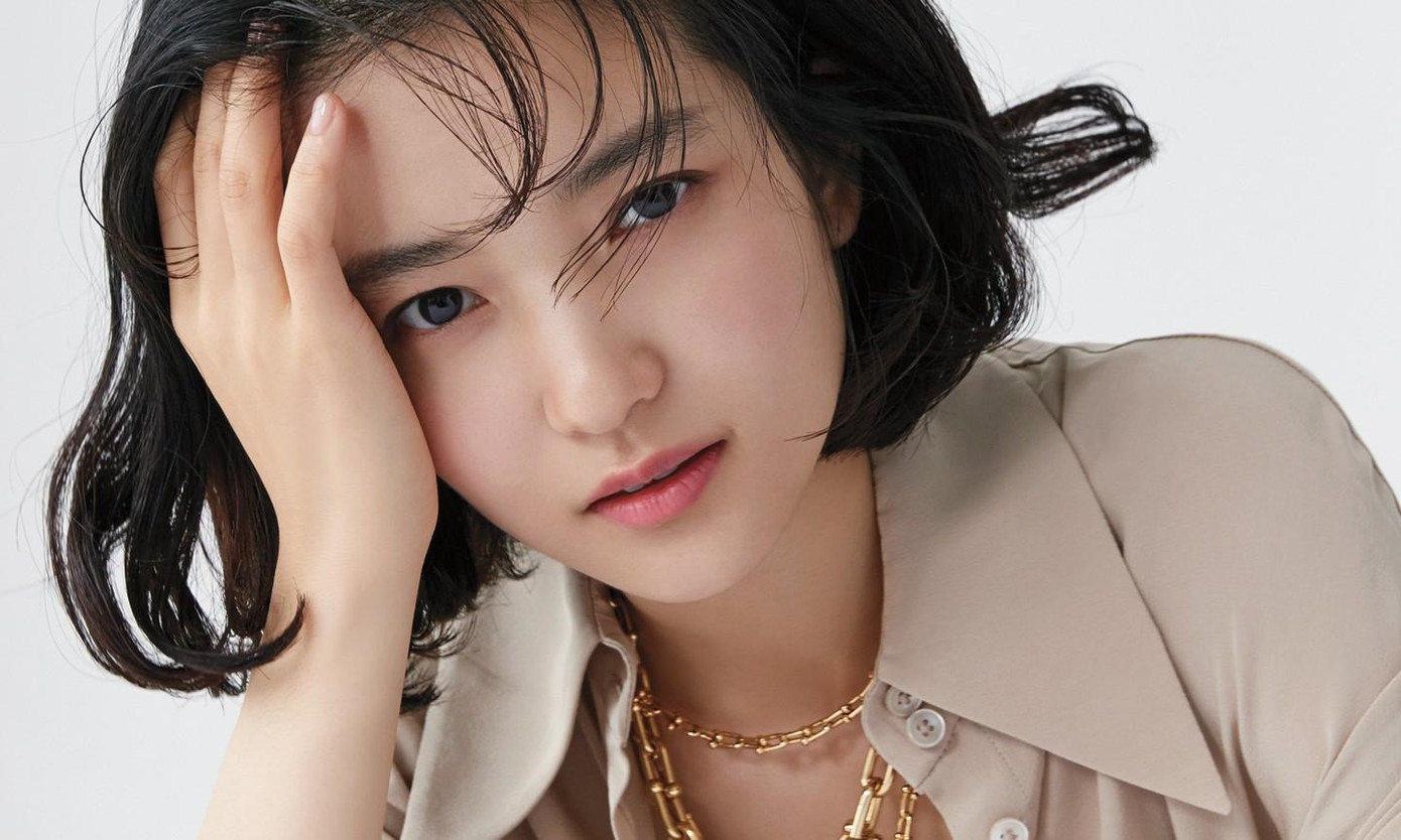 Hồi tháng 5, Song Joong Ki gây bất ngờ khi nhắc tới Kim Tae Ri trong một video phỏng vấn. Nam diễn viên nhắc mọi người hãy ủng hộ vlog của đàn em. Đáng nói, đây là lần đầu Song Joong Ki nhắc tới bạn diễn nữ khi cả hai đã không còn hợp tác với nhau. Điều này cho thấy mối quan hệ tốt giữa Song Joong Ki và Kim Tae Ri. Hồi tháng 5, Song Joong Ki gây bất ngờ khi nhắc tới Kim Tae Ri trong một video phỏng vấn. Nam diễn viên nhắc mọi người hãy ủng hộ vlog của đàn em. Đáng nói, đây là lần đầu Song Joong Ki nhắc tới bạn diễn nữ khi cả hai đã không còn hợp tác với nhau. Điều này cho thấy mối quan hệ tốt giữa Song Joong Ki và Kim Tae Ri.