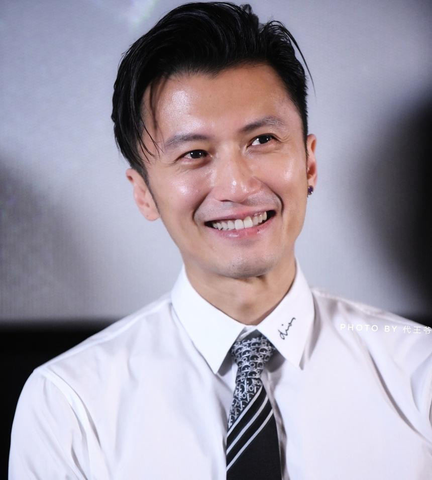 Trương Bá Chi tự mình nuôi con, không dựa vào tiền trợ cấp của chồng cũ.