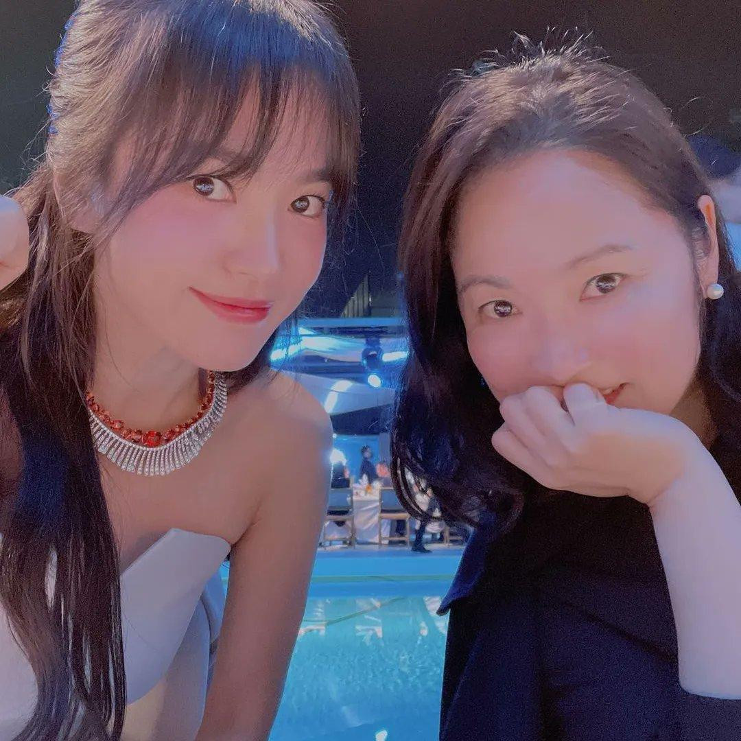 Nhan sắc rực rỡ của Song Hye Kyo ở tuổi 41 khiến nhiều người ngưỡng mộ.