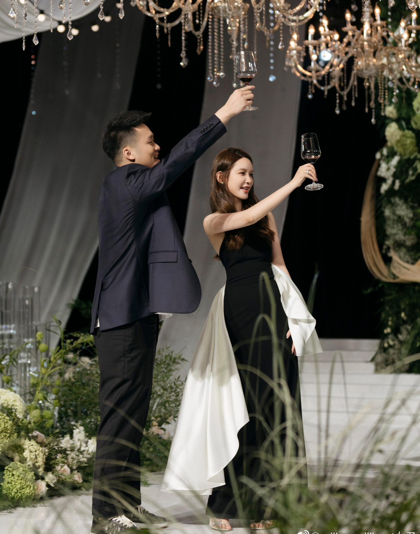 Trương Đại Dịch bị hủy hoại danh tiếng, giá trị giảm mạnh chỉ còn khoảng 250 triệu NDT (38 triệu USD). Nhiều người quay lưng, chỉ trích Trương Đại Dịch phá hoại gia đình của người khác. Đồng thời, có ý kiến cho rằng thành công của hot girl này là nhờ có sự hậu thuẫn từ người tình Tưởng Phàm. Sau khi bị khui việc ngoại tình, Tưởng Phàm khẳng định yêu Trương Đại Dịch hơn và muốn ở bên người tình. Ông đã bị Tập đoàn Alibaba cách chức Chủ tịch Taobao.