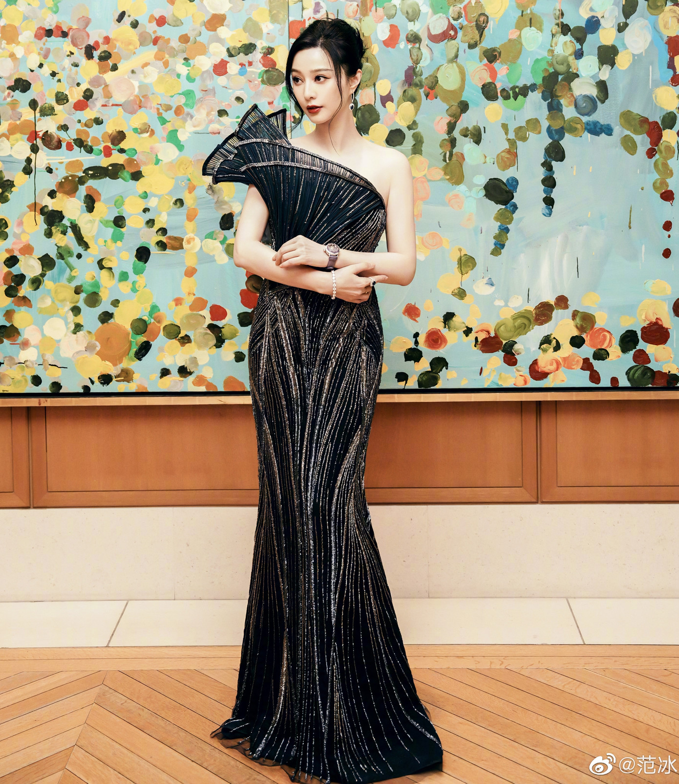 Hiện tại, Phạm Băng Băng chuyên tâm phát triển công việc kinh doanh mỹ phẩm. Với danh tiếng từ trước, thương hiệu của nữ diễn viên thành công nhanh chóng, trở thành một trong những hãng mỹ phẩm nội địa Trung bán chạy nhất. Bên cạnh đó, Phạm Băng Băng tìm cơ hội diễn xuất ở nước ngoài như Mỹ, Hàn Quốc. Nữ diễn viên bày tỏ cô vẫn còn tình yêu nghề và cần phải làm việc vì là trụ cột gia đình. Hiện tại, Phạm Băng Băng chuyên tâm phát triển công việc kinh doanh mỹ phẩm. Với danh tiếng từ trước, thương hiệu của nữ diễn viên thành công nhanh chóng, trở thành một trong những hãng mỹ phẩm nội địa Trung bán chạy nhất. Bên cạnh đó, Phạm Băng Băng tìm cơ hội diễn xuất ở nước ngoài như Mỹ, Hàn Quốc. Nữ diễn viên bày tỏ cô vẫn còn tình yêu nghề và cần phải làm việc vì là trụ cột gia đình.