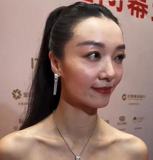 Các nghệ sĩ Mao Hiểu Đồng, Cao Viên Viên, Tề Khê, Tô Hữu Bằng cũng không thoát khỏi ống kính "tử thần'.