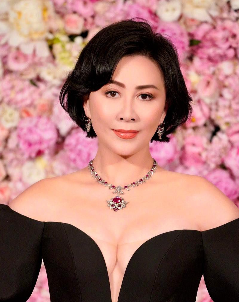 Lưu Gia Linh có phong cách thời trang gợi cảm. Lưu Gia Linh có phong cách thời trang gợi cảm.