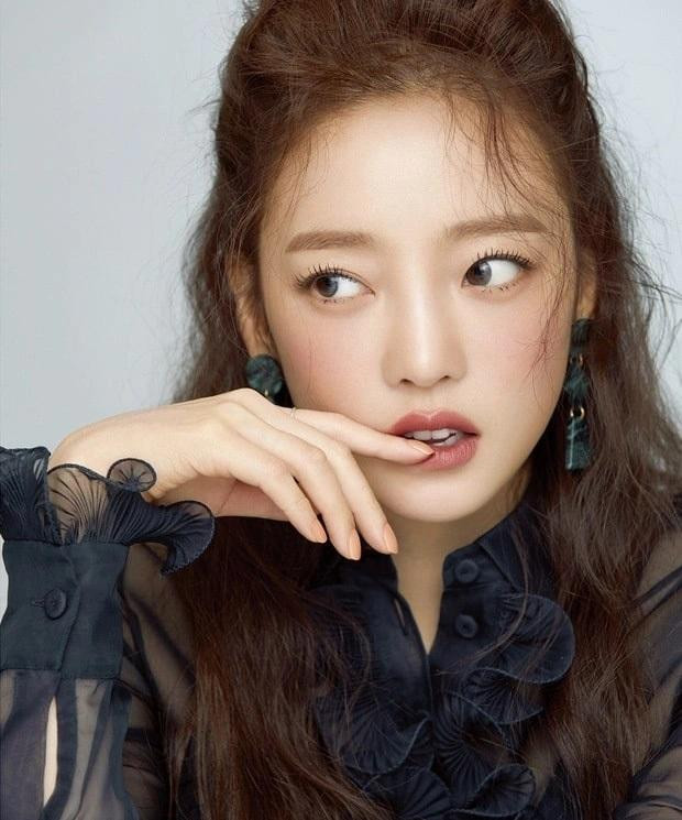 "Búp bê sống" Goo Hara quyết định tự tử ở tuổi 28 vì không chịu được áp lực từ công chúng.