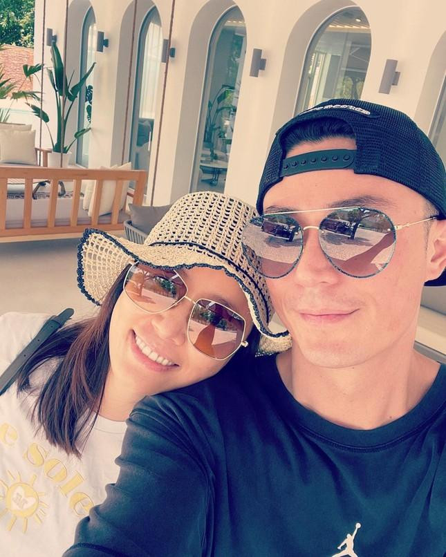 Hoắc Kiến Hoa nghỉ hưu sớm ở nhà chăm con cho bà xã Lâm Tâm Như phát triển sự nghiệp. Hoắc Kiến Hoa nghỉ hưu sớm ở nhà chăm con cho bà xã Lâm Tâm Như phát triển sự nghiệp.