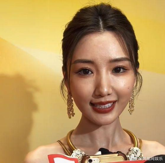 Các nghệ sĩ Mao Hiểu Đồng, Cao Viên Viên, Tề Khê, Tô Hữu Bằng cũng không thoát khỏi ống kính "tử thần'.