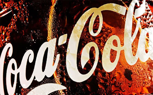Bởi không thể tăng giá, nên Coca-Cola đã chỉ làm một điều duy nhất là bán nhiều Coke nhất có thể.