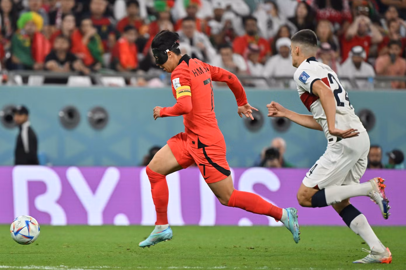 Son Heung-min thiếu người chia lửa trên hàng công ĐT Hàn Quốc, trong khi ĐT Nhật Bản có nhiều lựa chọn cho mặt trận tấn công hơn