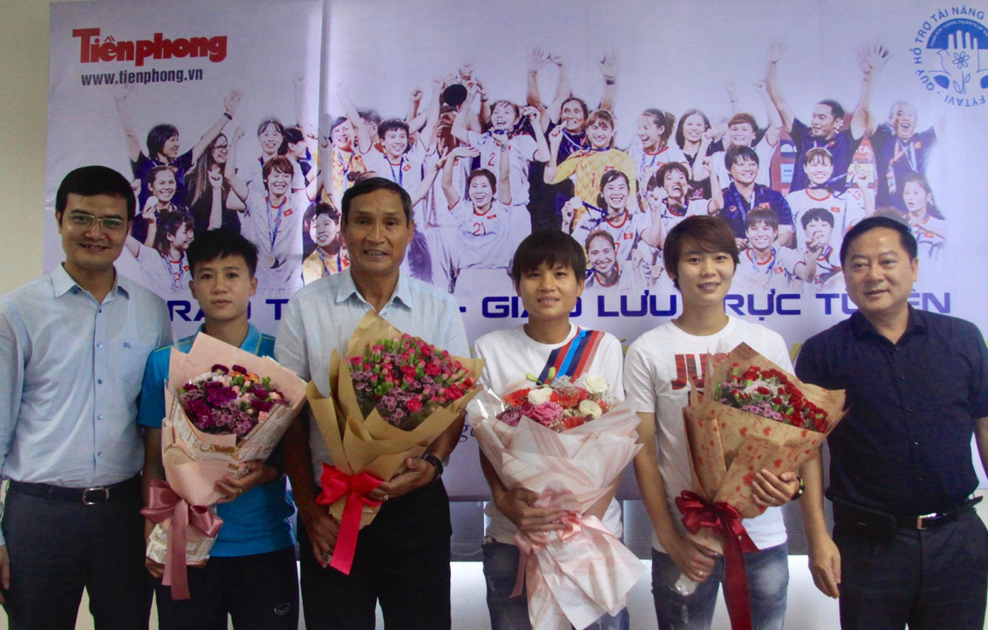 HLV Mai Đức Chung: 'Bóng đá nữ Việt Nam ngày mai phải tốt hơn hôm nay' ảnh 11