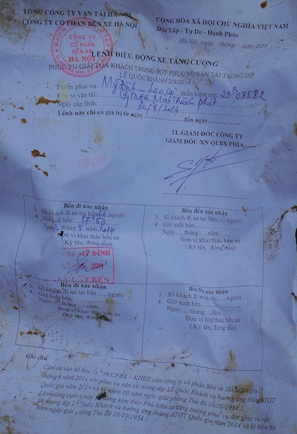 CẬN CẢNH cẩu xe khách gặp nạn khỏi đáy vực sâu ảnh 12