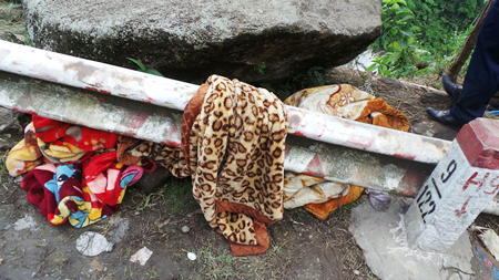 CẬN CẢNH cẩu xe khách gặp nạn khỏi đáy vực sâu ảnh 18