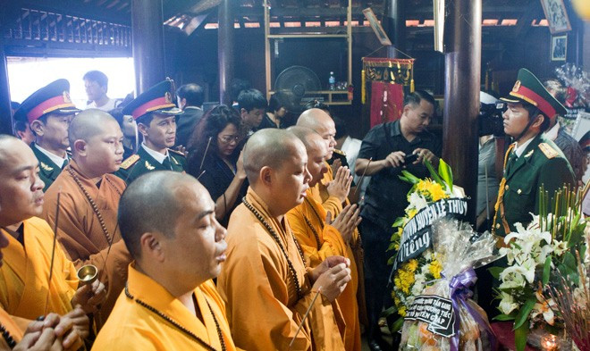 Các hòa thượng đang làm lễ. Các hòa thượng đang làm lễ