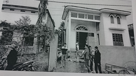 Thù tức cá nhân, vác 10 thỏi mìn ném vào nhà hàng xóm ảnh 1