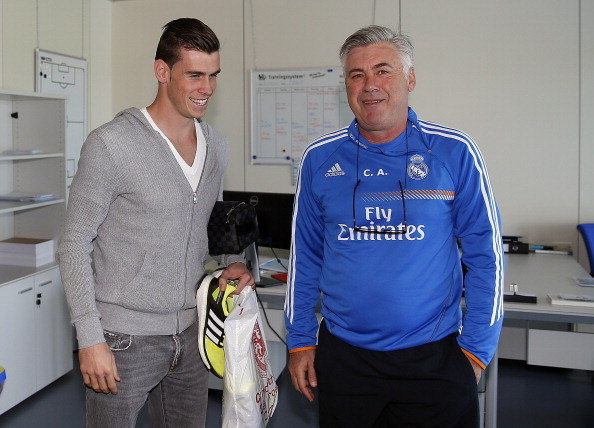 Vào phòng chào HLV Ancelotti. Vào phòng chào HLV Ancelotti