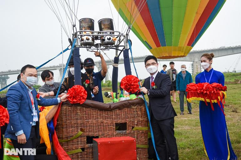 Ông Nguyễn Hồng Minh - Phó giám đốc Sở Du lịch Hà Nội cho biết: "Sau ngày hội này, khinh khí cầu sẽ là sản phẩm du lịch thường xuyên của Hà Nội để thu hút du khách".