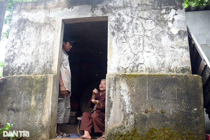 Người dân các xã ven biển của huyện Bình Sơn, tỉnh Quảng Ngãi xây hàng trăm căn hầm trú bão (Ảnh: Quốc Triều). Người dân các xã ven biển của huyện Bình Sơn, tỉnh Quảng Ngãi xây hàng trăm căn hầm trú bão (Ảnh: Quốc Triều).