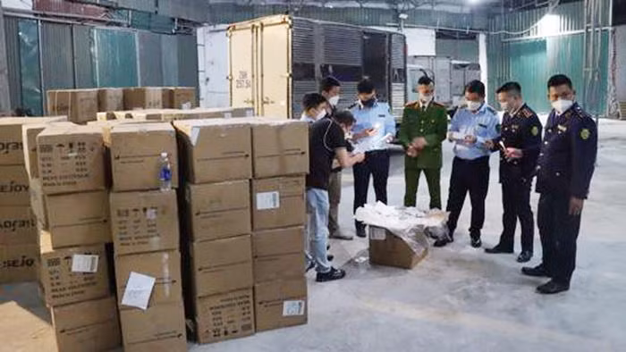 Kiểm tra tại kho hàng. Kiểm tra tại kho hàng.