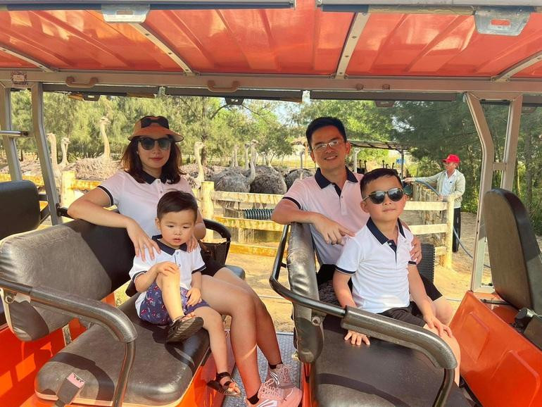 Vì có con nhỏ cùng hai mẹ nên chị Phương chọn du lịch nhẹ nhàng theo tiêu chí nghỉ dưỡng. Ảnh: Lê Thị Mai Phương. Vì có con nhỏ cùng hai mẹ nên chị Phương chọn du lịch nhẹ nhàng theo tiêu chí nghỉ dưỡng. Ảnh: Lê Thị Mai Phương.