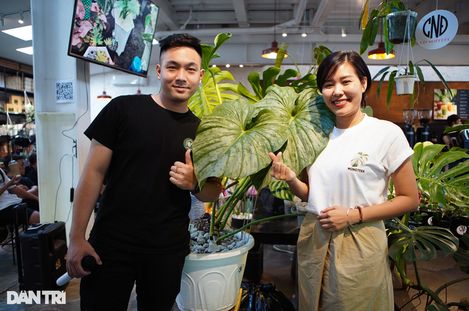 Anh Lê Tiến Thành và chị Kiều Oanh, hai founder và co-founder những thương hiệu kiểng lá và cây xanh (Ảnh: Viên Minh). Anh Lê Tiến Thành và chị Kiều Oanh, hai founder và co-founder những thương hiệu kiểng lá và cây xanh (Ảnh: Viên Minh).
